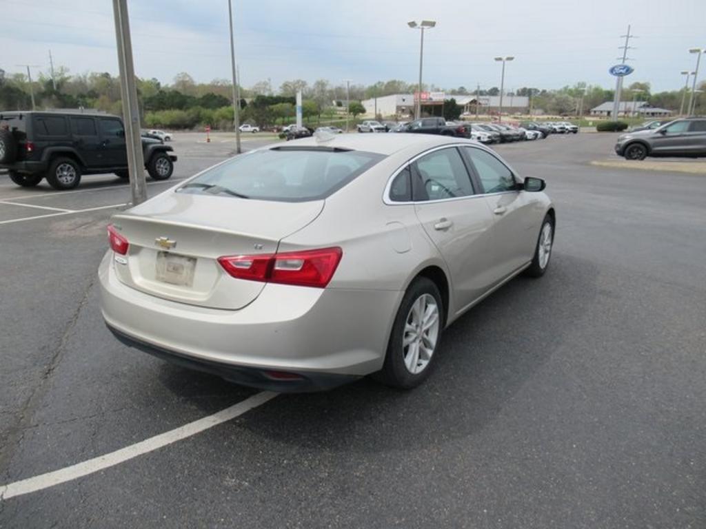 2016 Chevrolet Malibu - $12,500