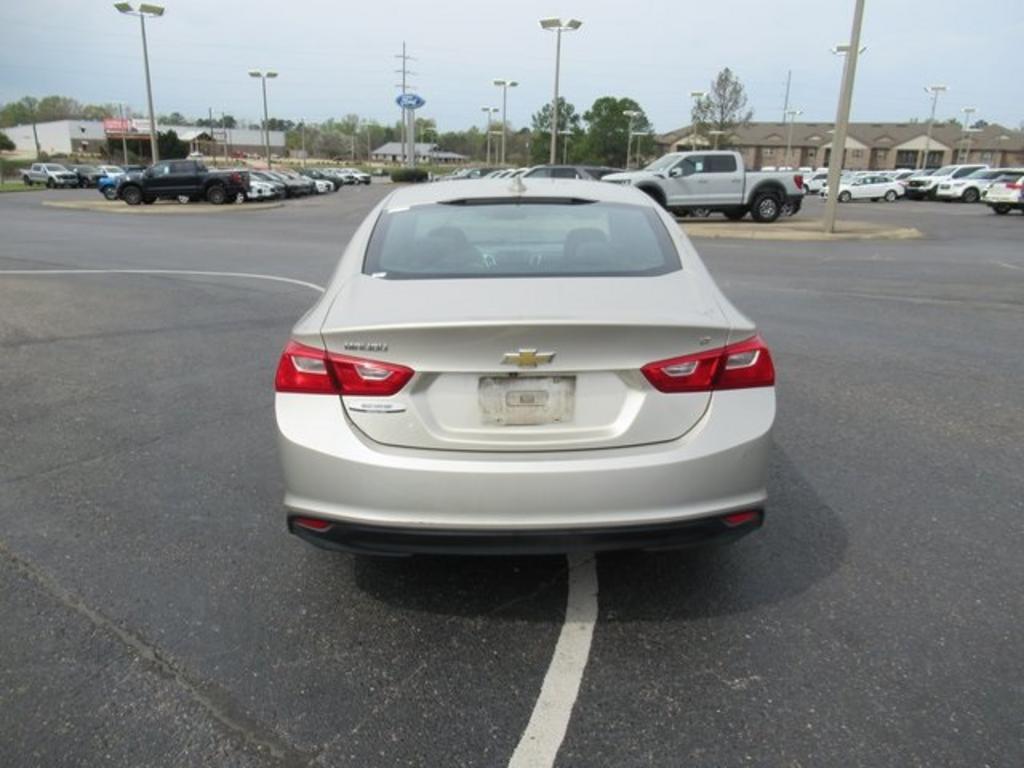 2016 Chevrolet Malibu - $12,500