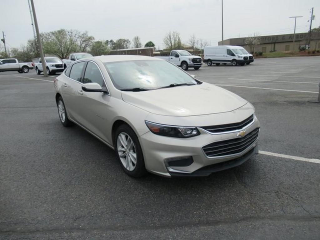 2016 Chevrolet Malibu - $12,500