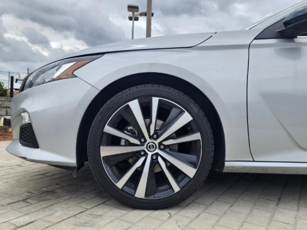 2021 Nissan Altima - $25,000