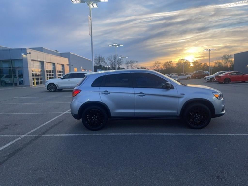 2017 Mitsubishi Outlander - $19,500