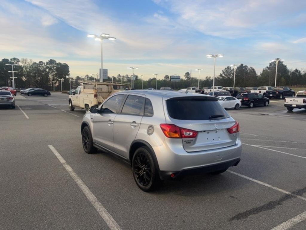 2017 Mitsubishi Outlander - $19,500