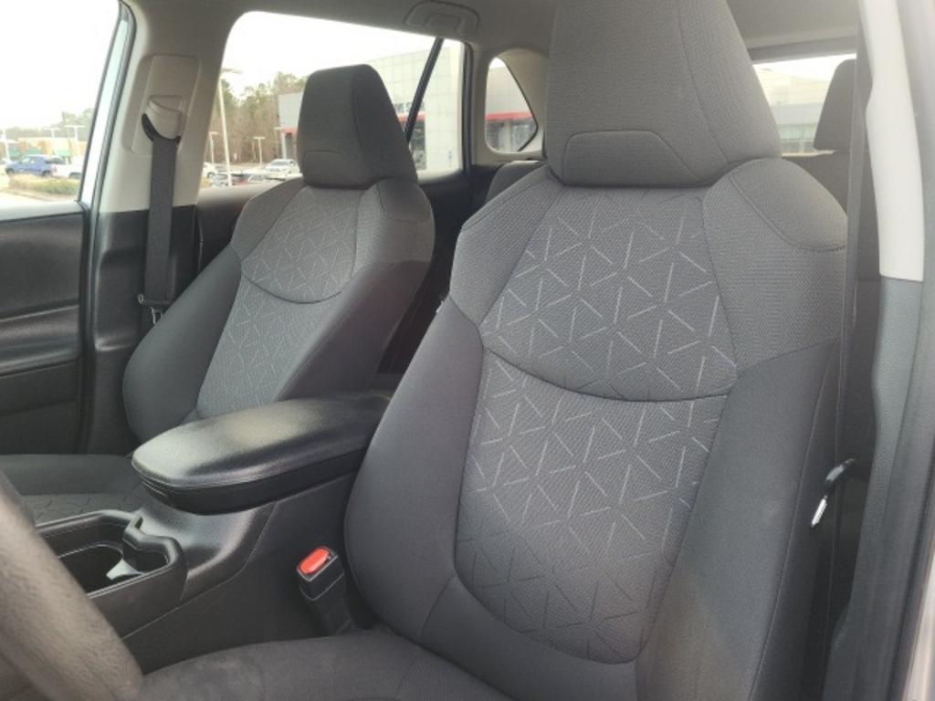 2021 Toyota RAV4 - $25,000