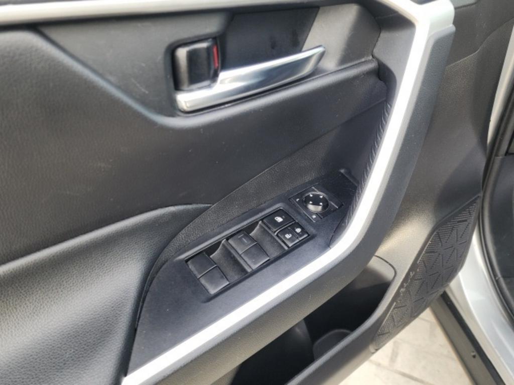 2021 Toyota RAV4 - $25,000