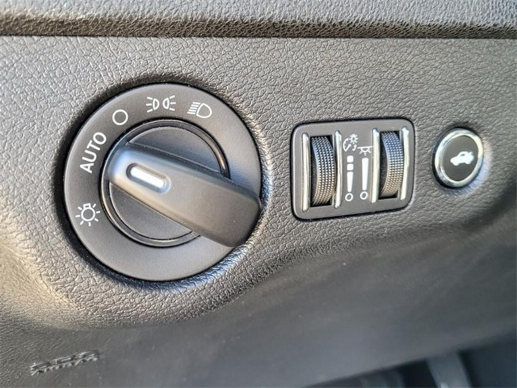 2020 Dodge Charger - $23,000