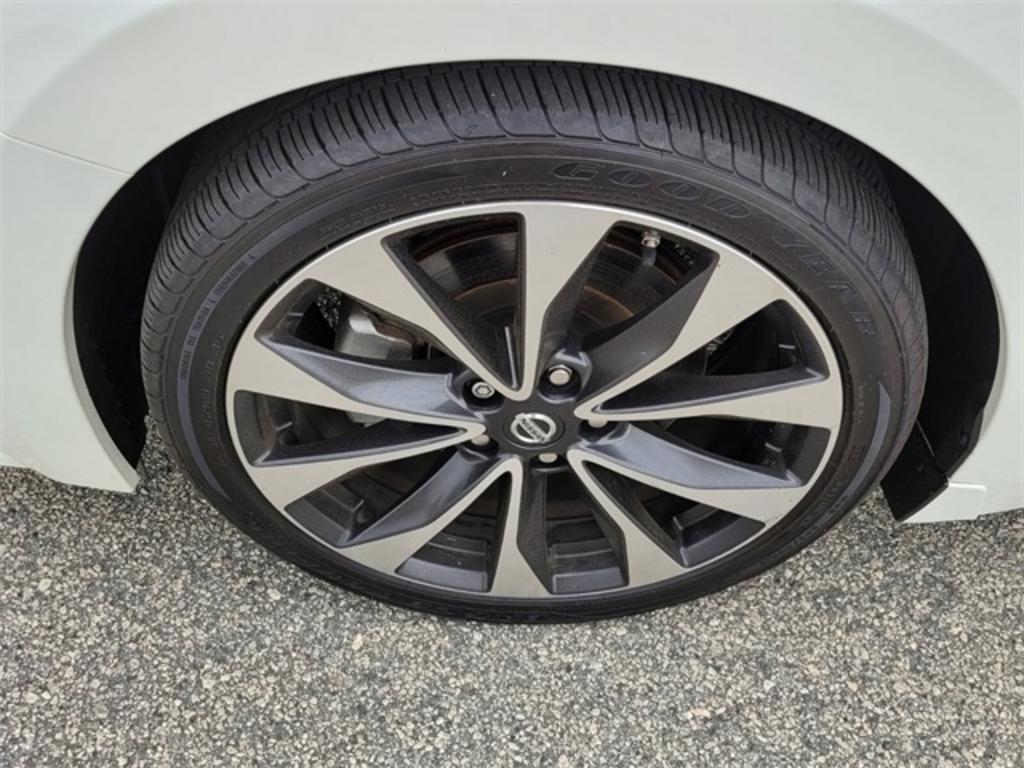 2021 Nissan Maxima - $36,000