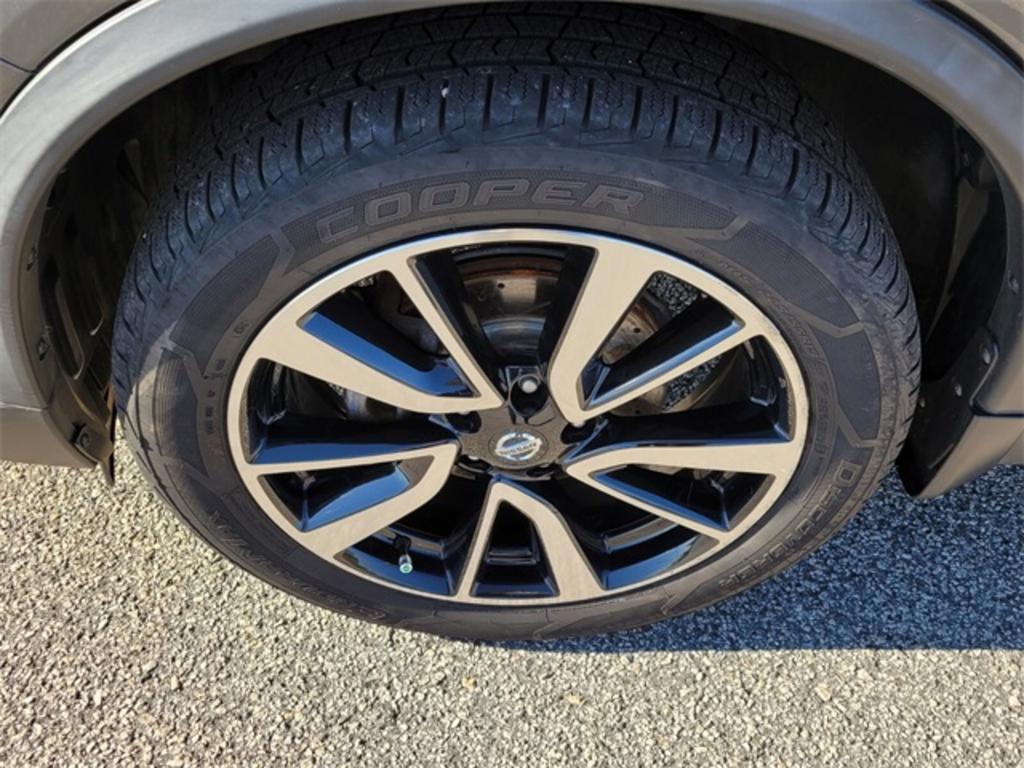 2018 Nissan Rogue - $21,000