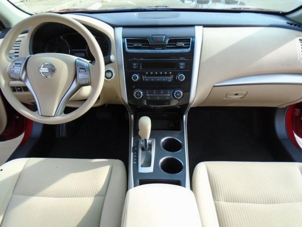 2015 Nissan Altima - $14,000