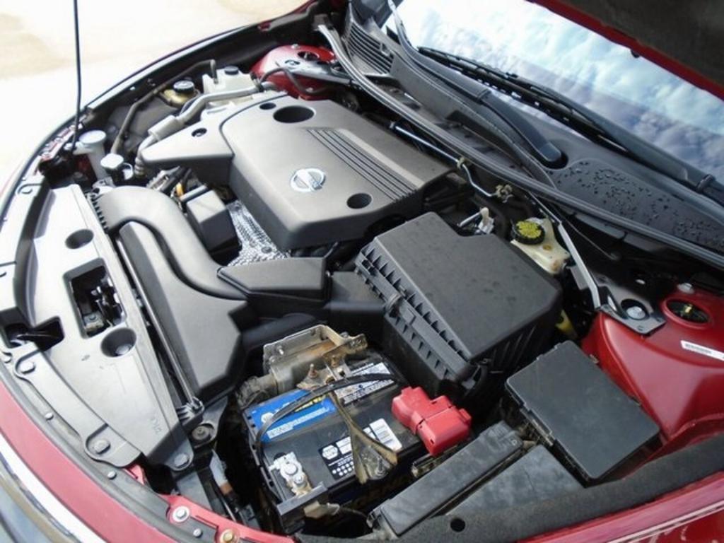 2015 Nissan Altima - $14,000
