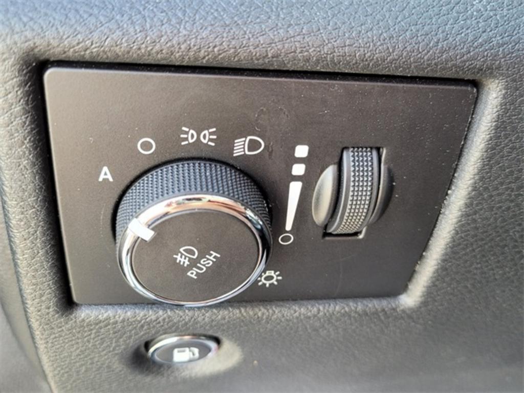 2018 Jeep Cherokee - $25,000