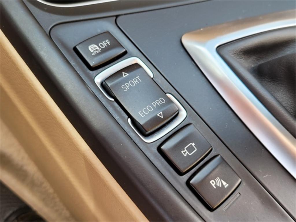 2016 BMW 3-Series 328i photo