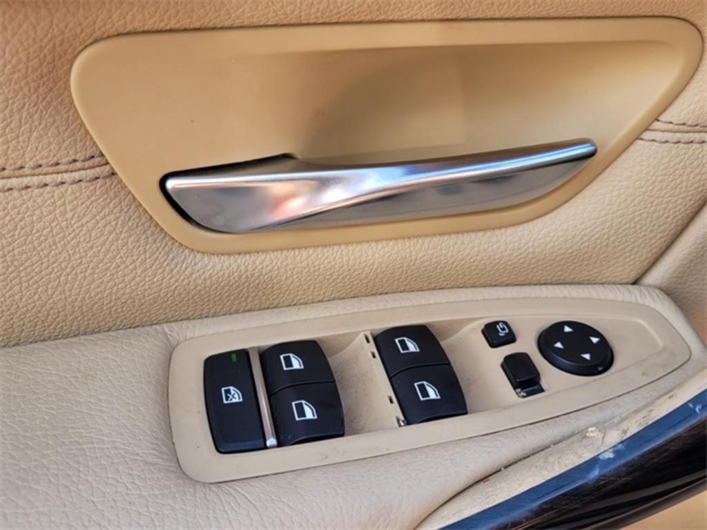 2016 BMW 3-Series 328i photo