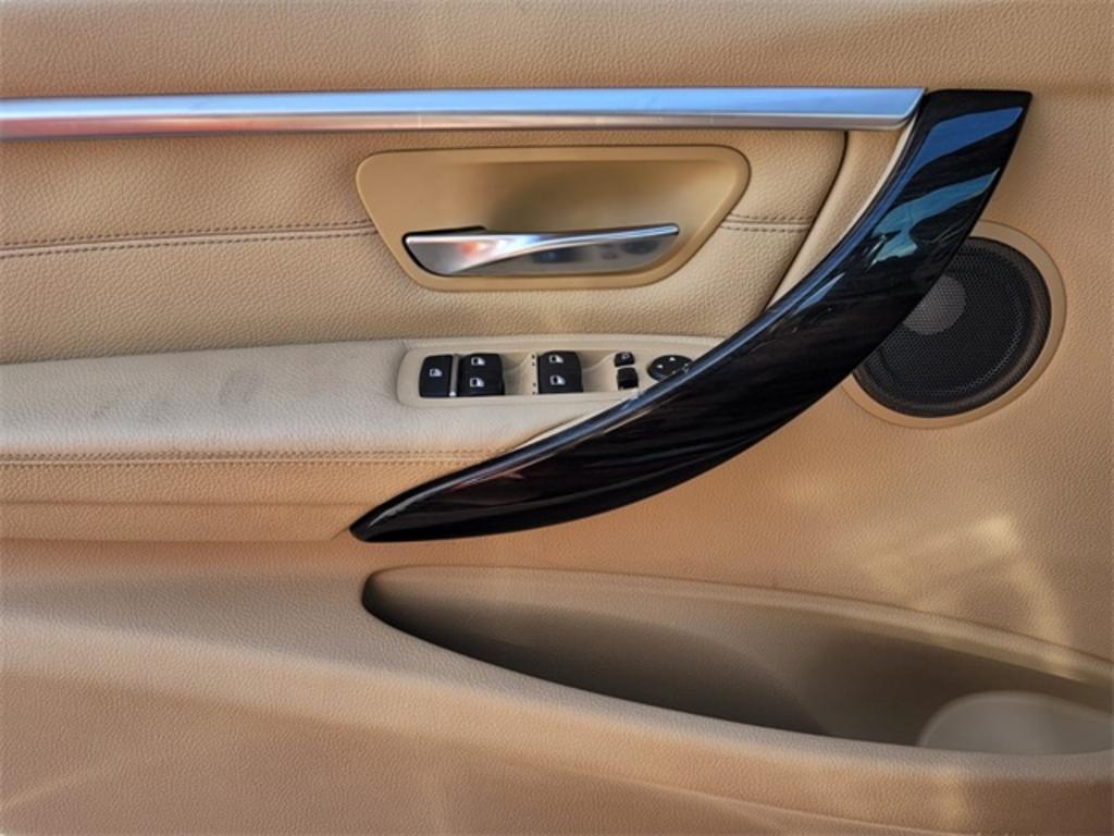2016 BMW 3-Series 328i photo