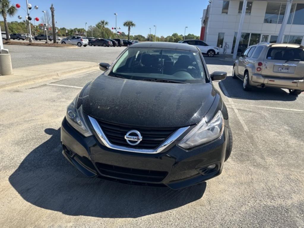 2016 Nissan Altima - $17,000