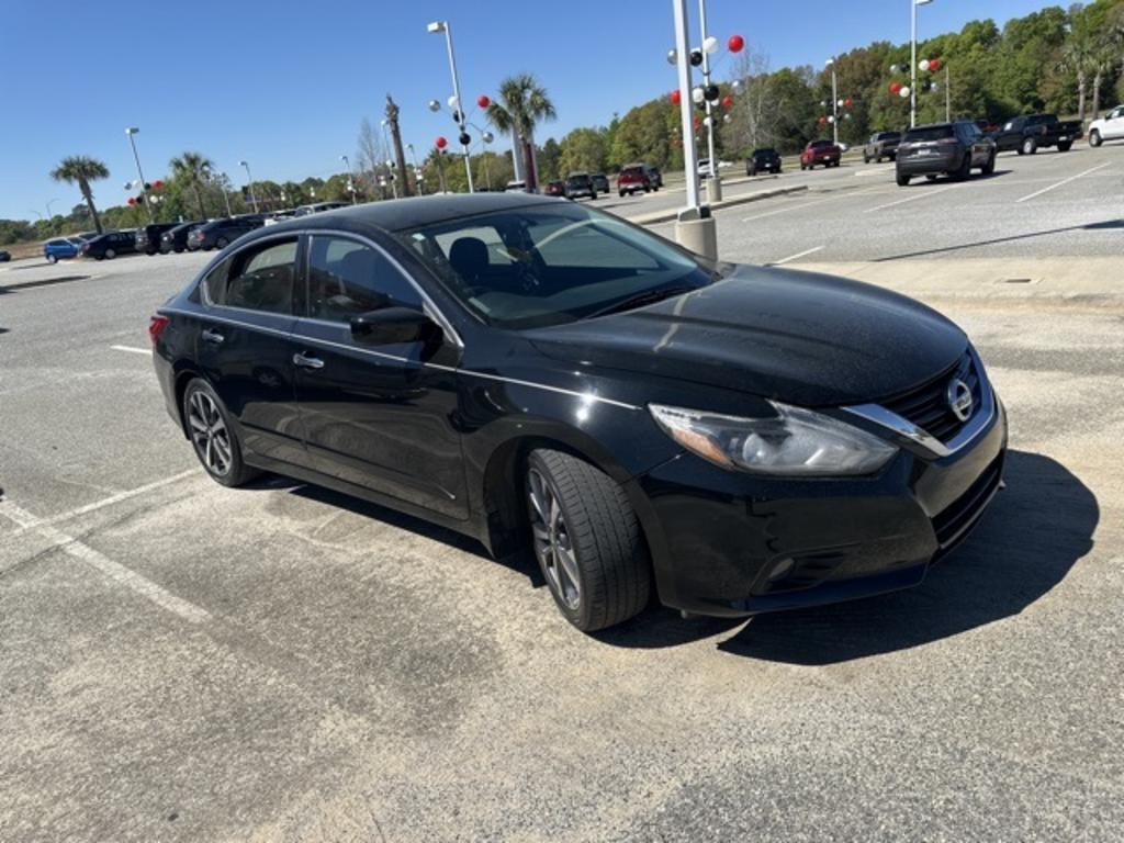 2016 Nissan Altima - $17,000