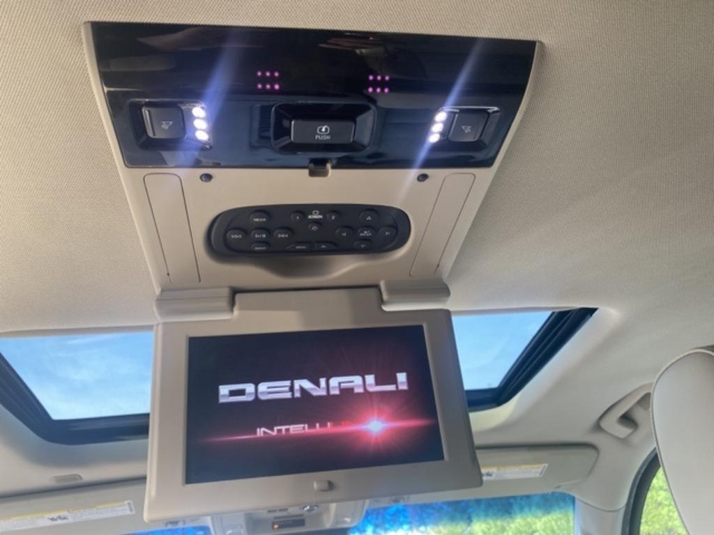 2018 GMC Yukon XL Denali photo