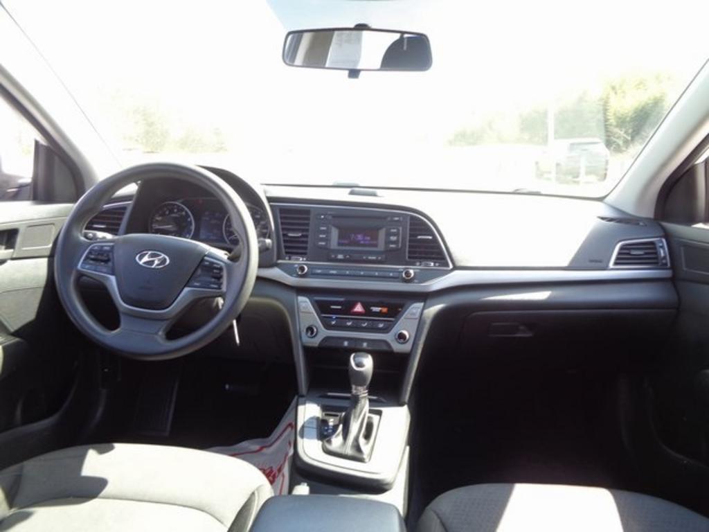 2018 Hyundai Elantra - $11,000