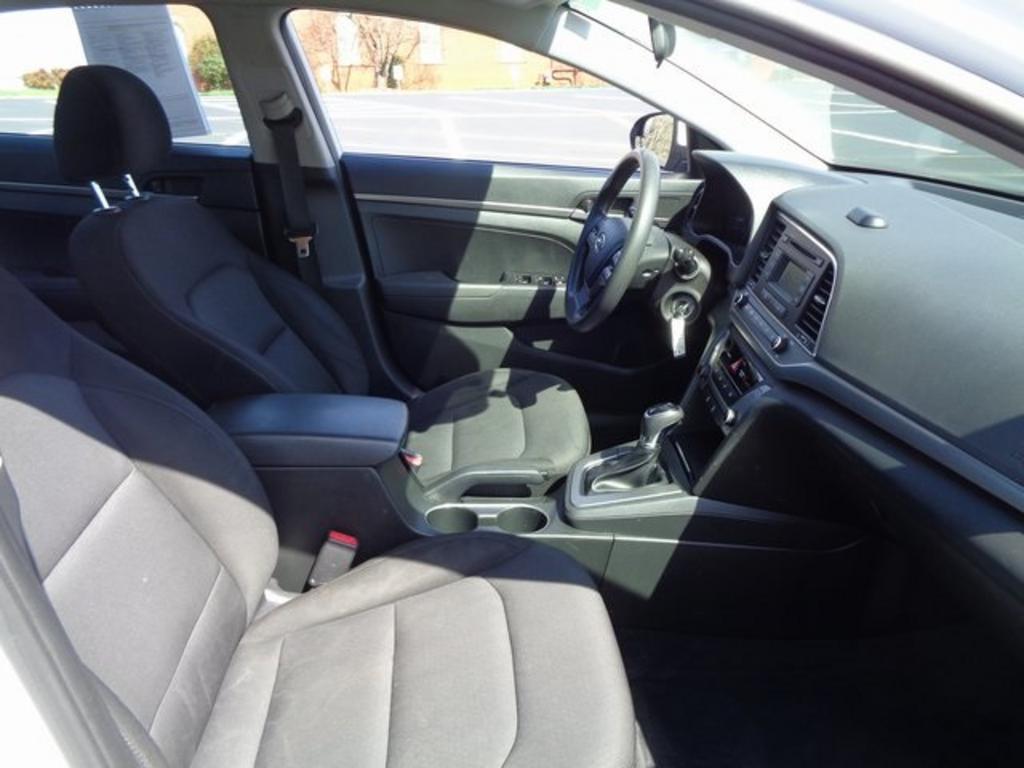 2018 Hyundai Elantra - $11,000