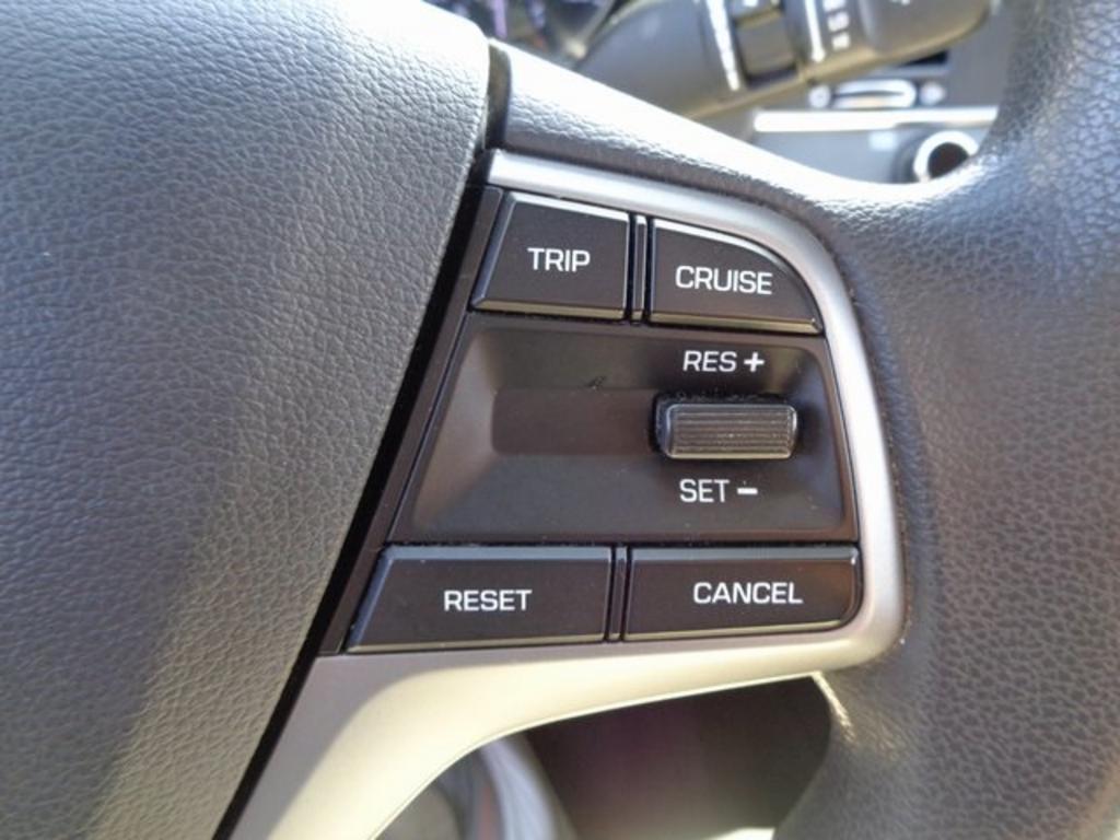 2018 Hyundai Elantra - $11,000