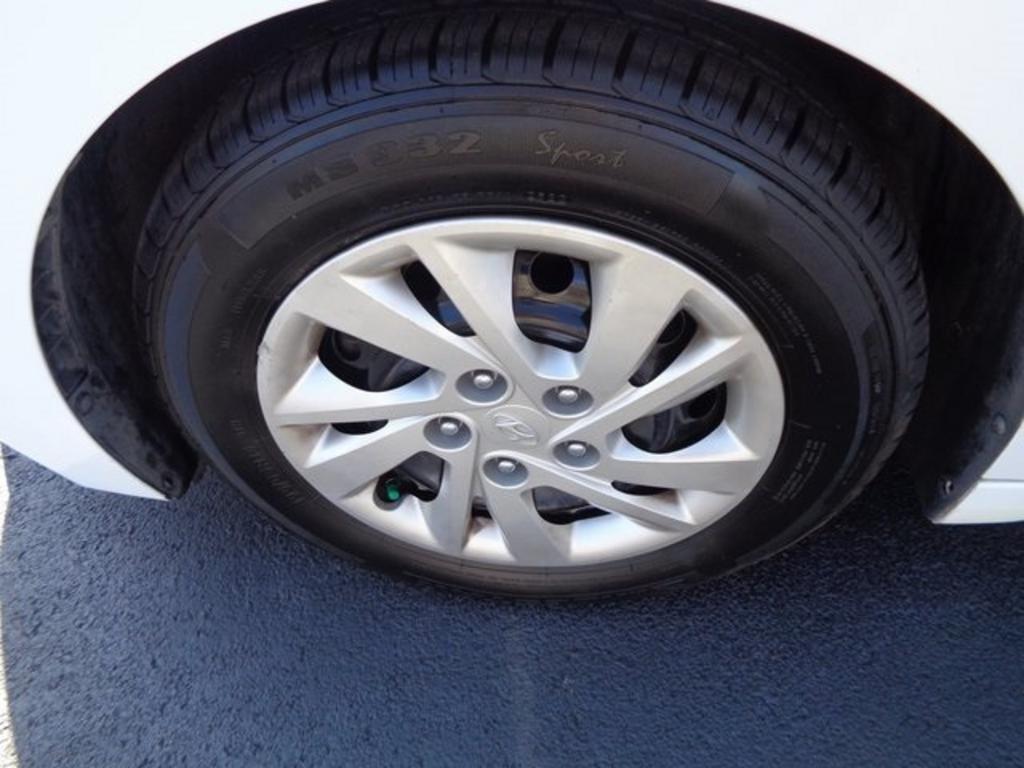 2018 Hyundai Elantra - $11,000