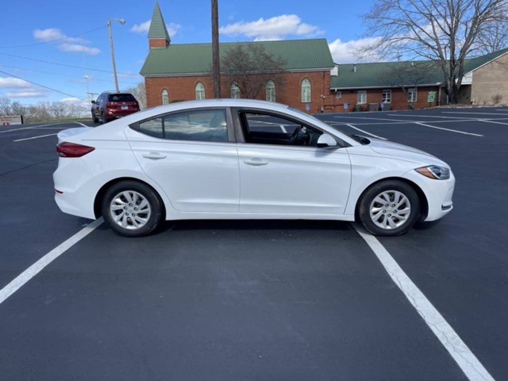 2018 Hyundai Elantra - $11,000