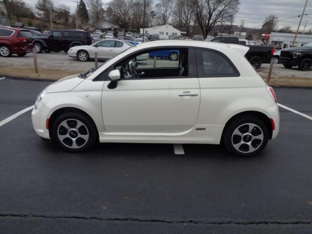 2016 FIAT 500 - $11,000
