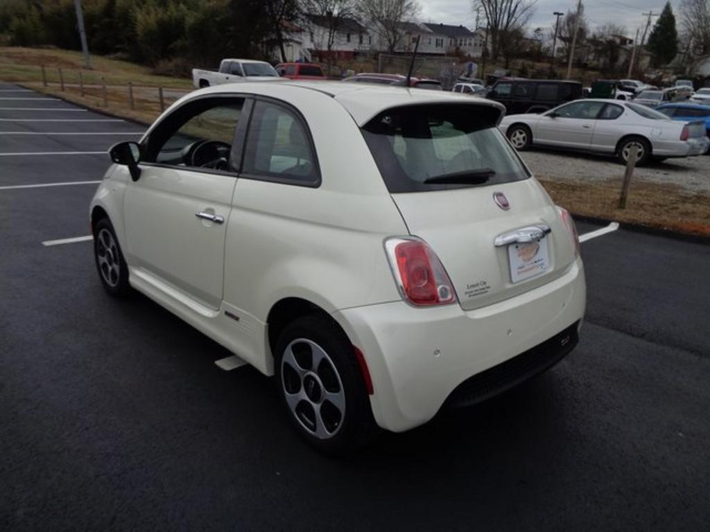 2016 FIAT 500 - $11,000