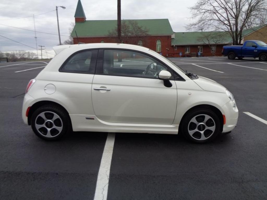 2016 FIAT 500 - $11,000
