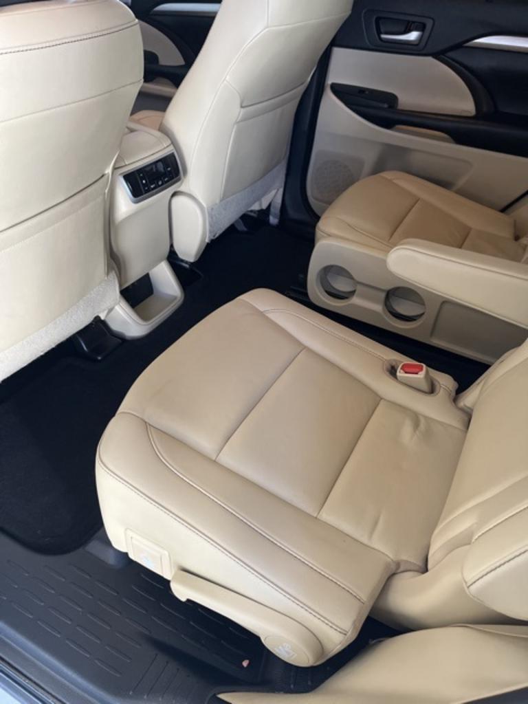 2019 Toyota Highlander - $29,000