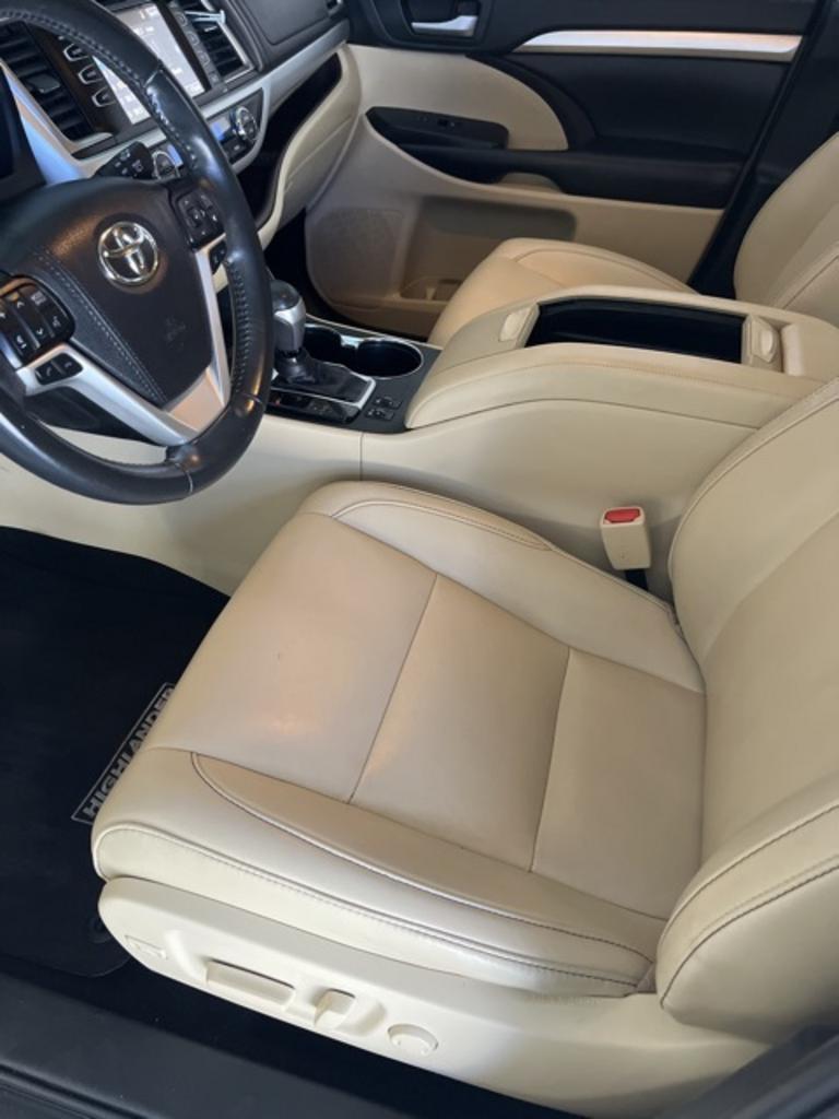 2019 Toyota Highlander - $29,000