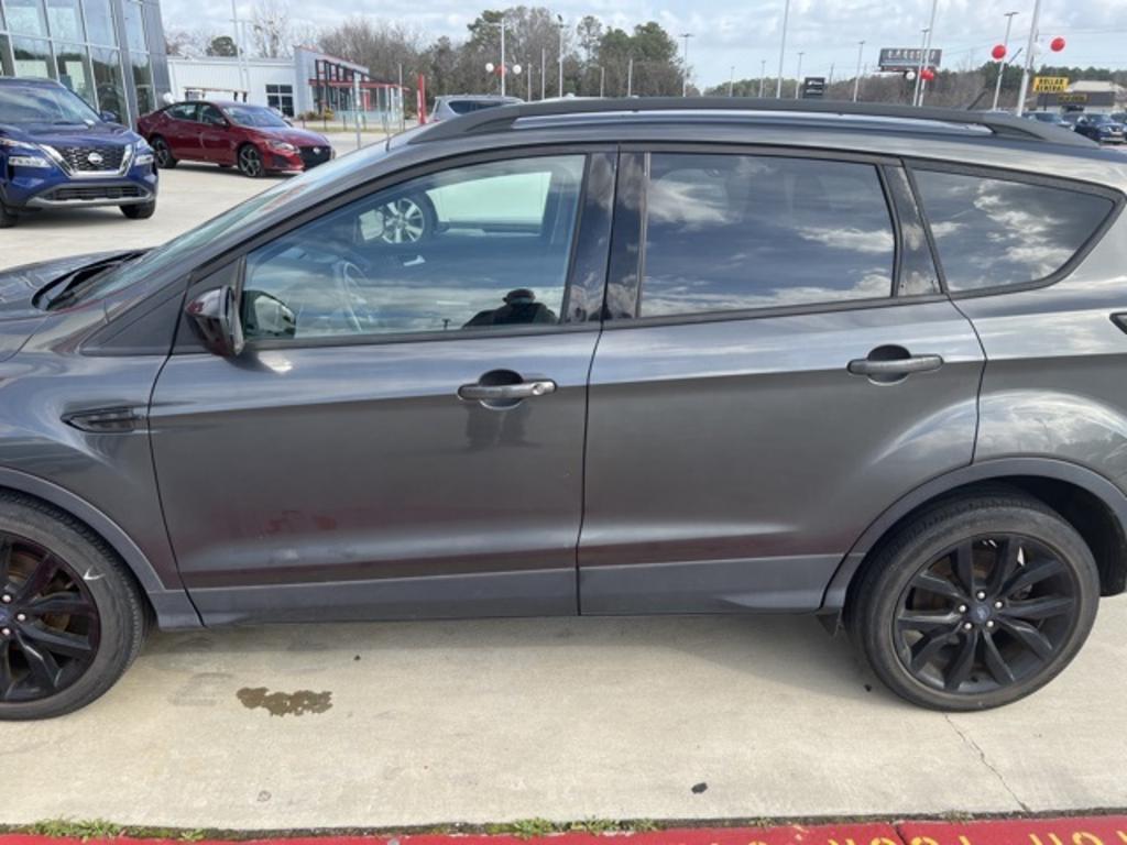 2018 Ford Escape - $18,500