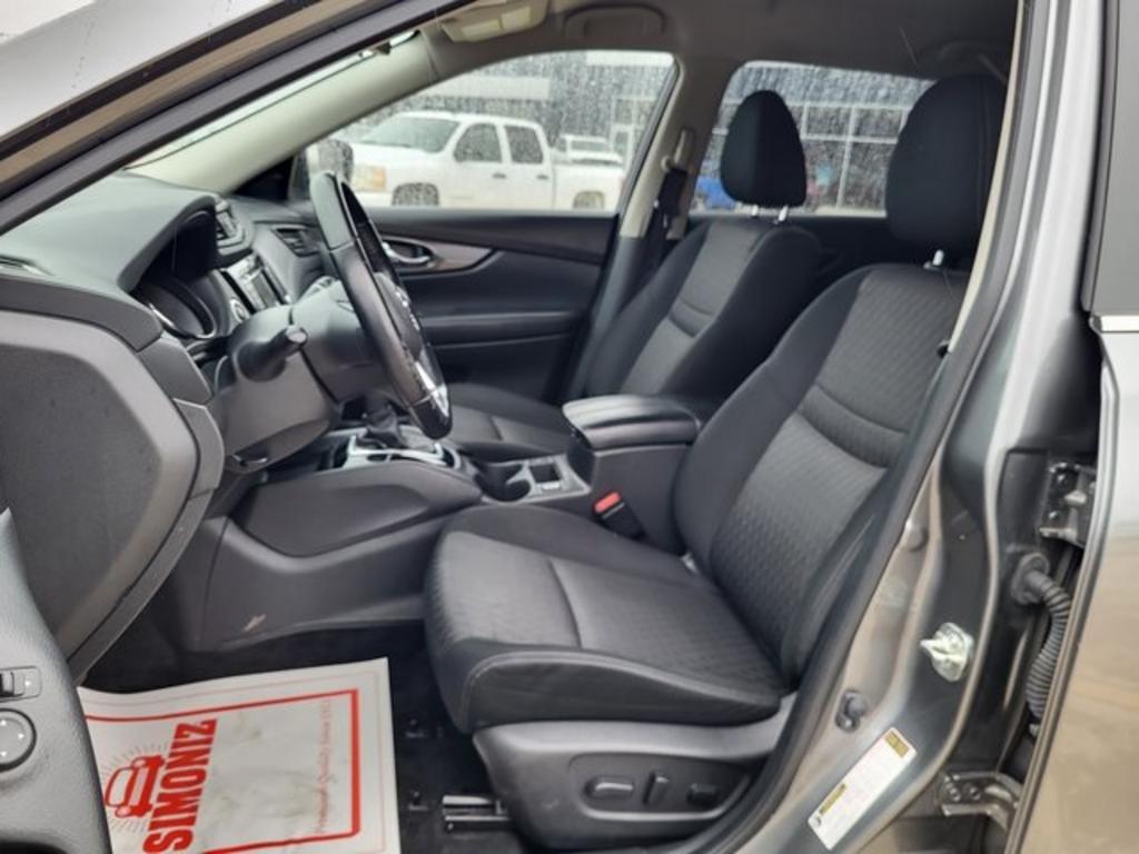 2020 Nissan Rogue - $21,500