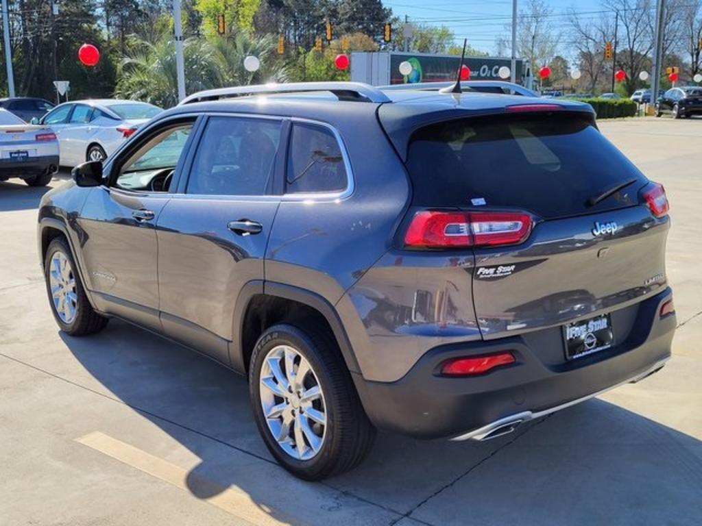 2016 Jeep Cherokee - $17,500