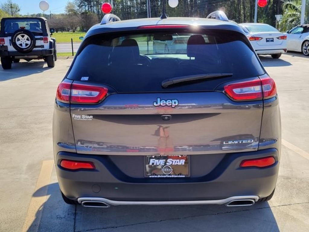 2016 Jeep Cherokee - $17,500