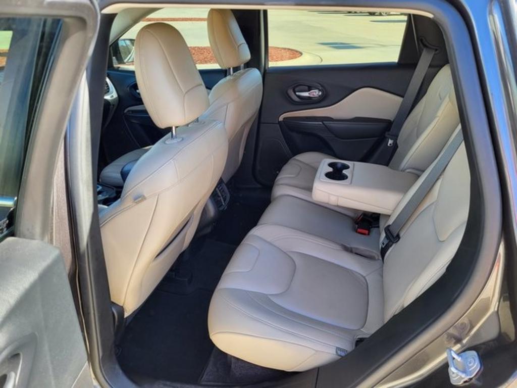 2016 Jeep Cherokee - $17,500