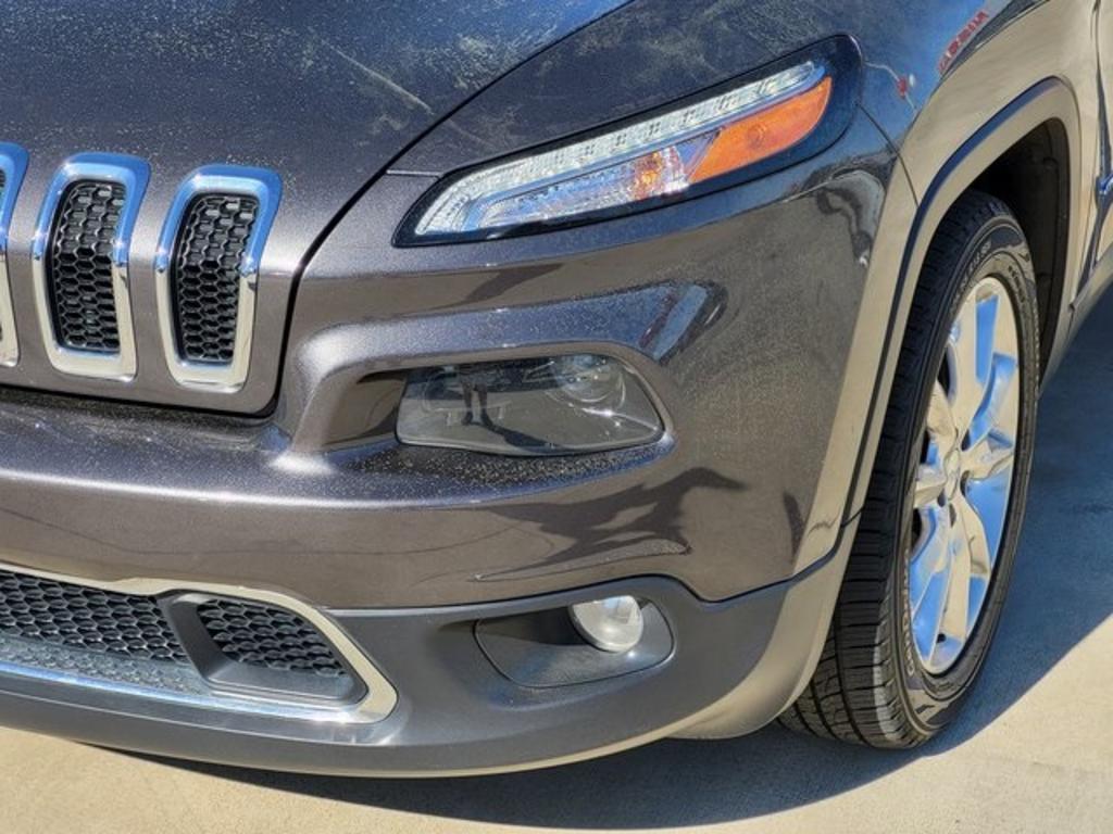 2016 Jeep Cherokee - $17,500