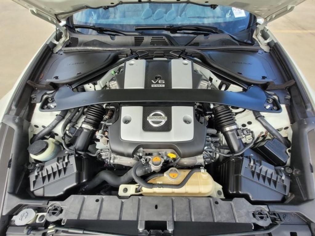 2016 Nissan 370Z - $31,000