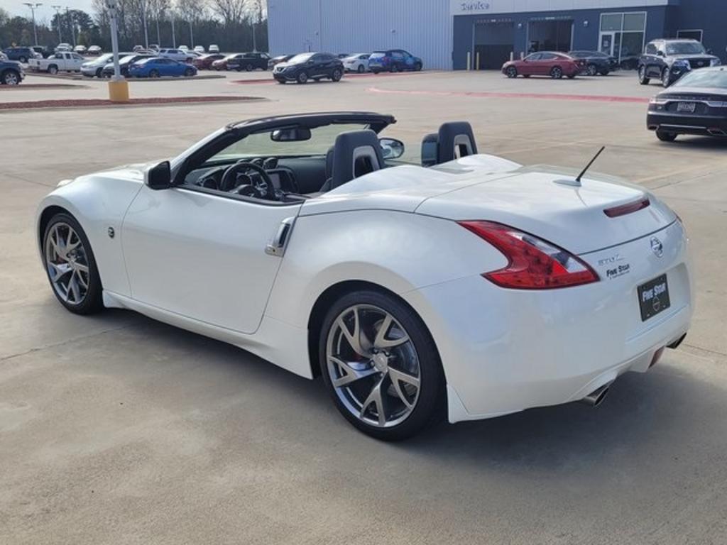 2016 Nissan 370Z - $31,000