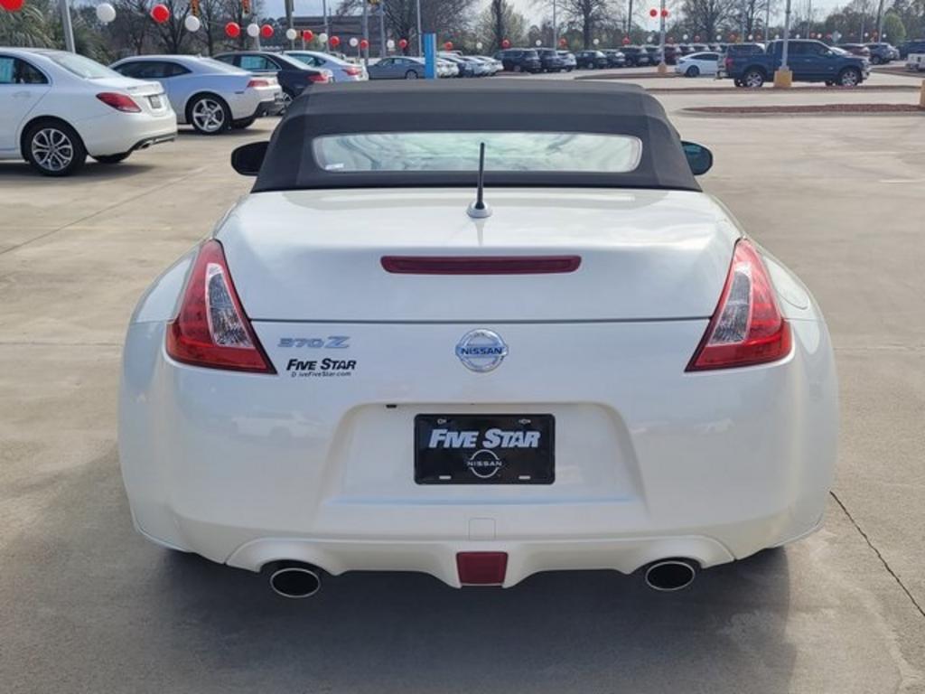 2016 Nissan 370Z - $31,000