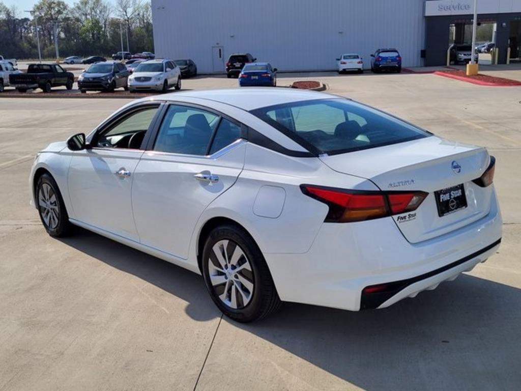 2021 Nissan Altima - $21,000