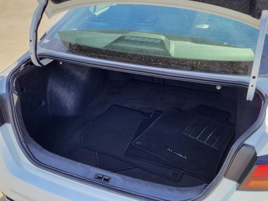 2021 Nissan Altima - $21,000