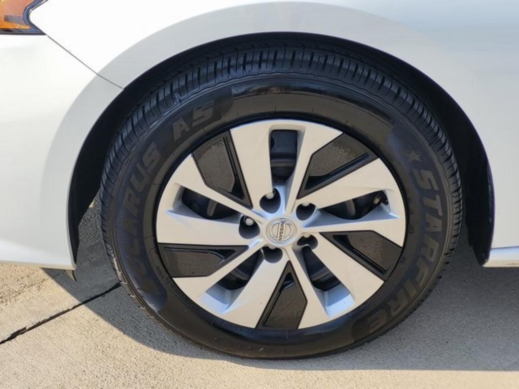 2021 Nissan Altima - $21,000