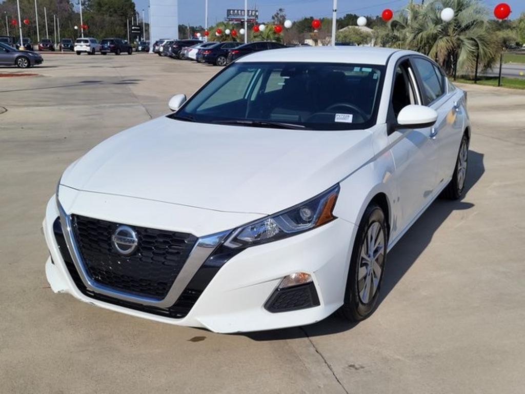 2021 Nissan Altima - $21,000