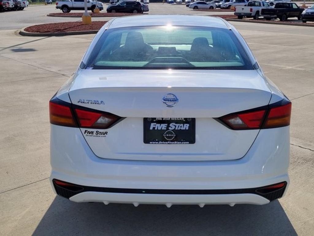 2021 Nissan Altima - $21,000