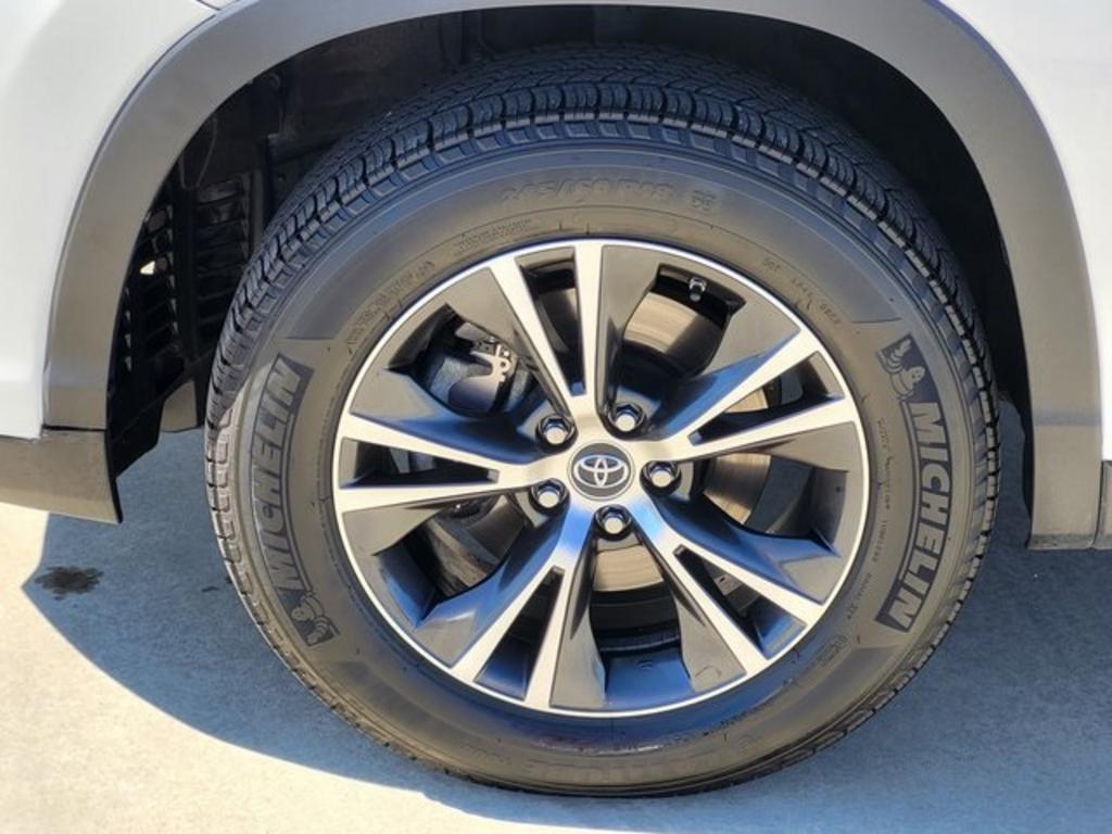 2019 Toyota Highlander - $28,000