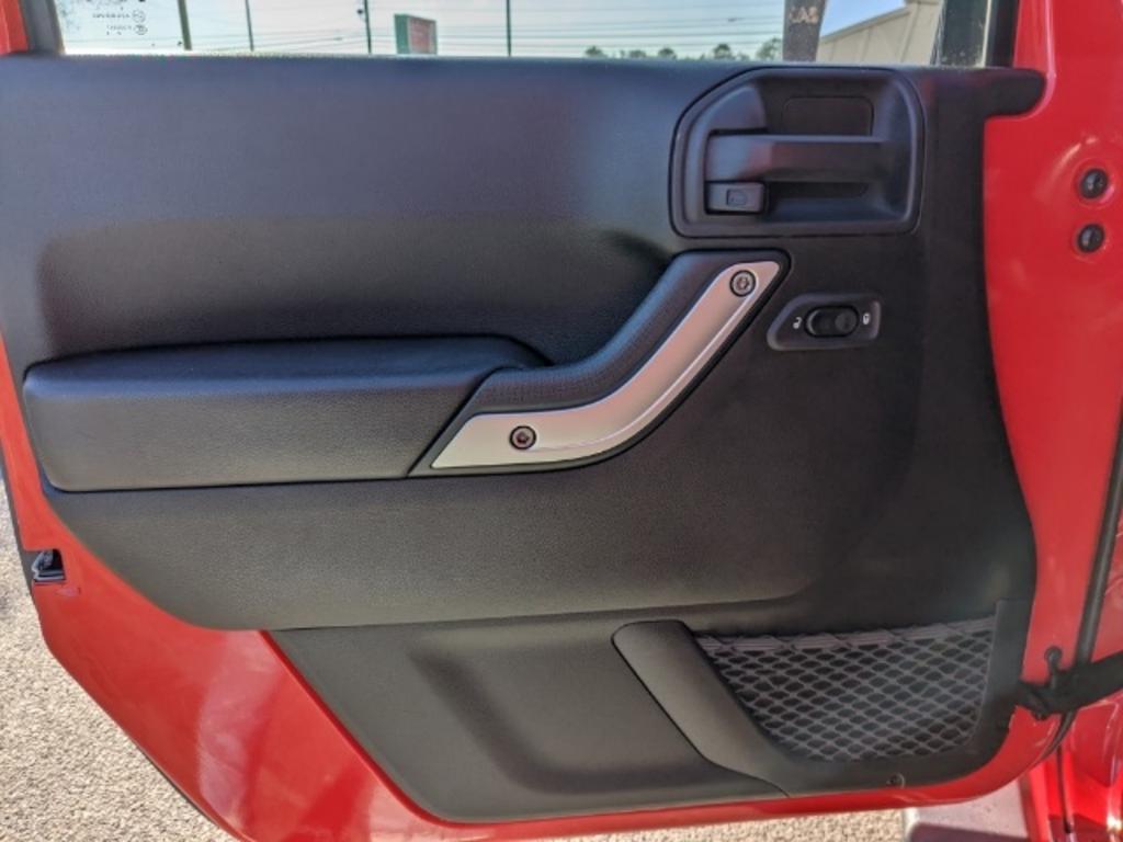 2017 Jeep Wrangler - $29,000