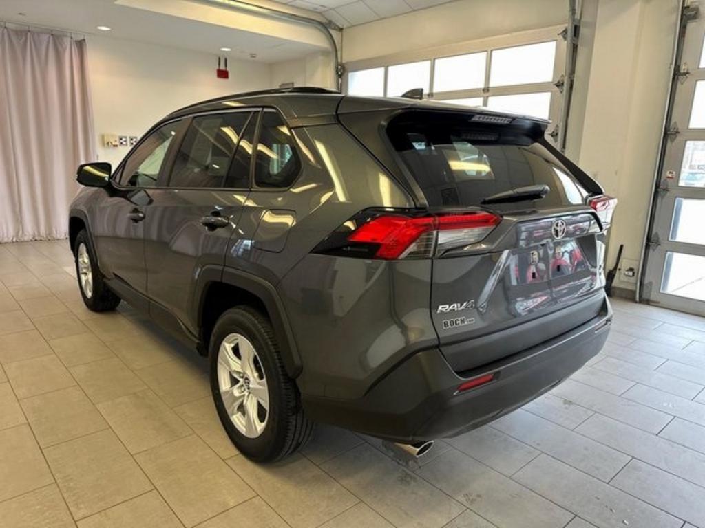 2020 Toyota RAV4 XLE photo
