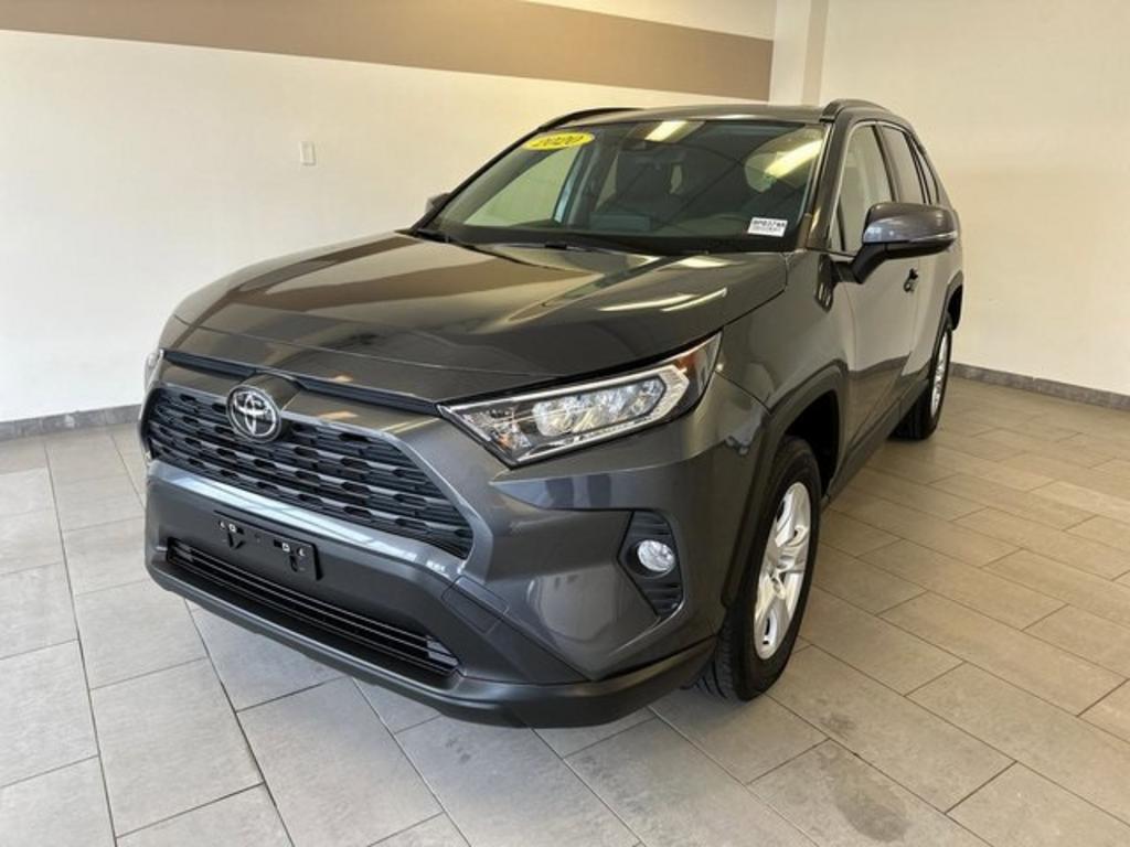 2020 Toyota RAV4 XLE photo
