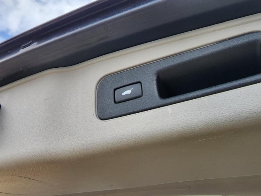 2015 Honda Odyssey - $14,000