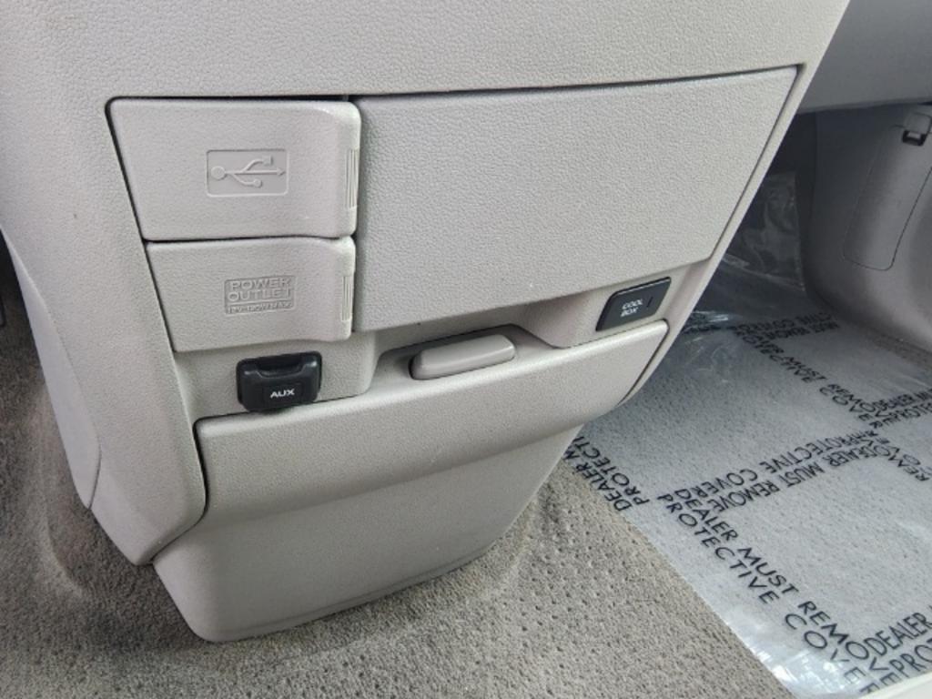 2015 Honda Odyssey - $14,000